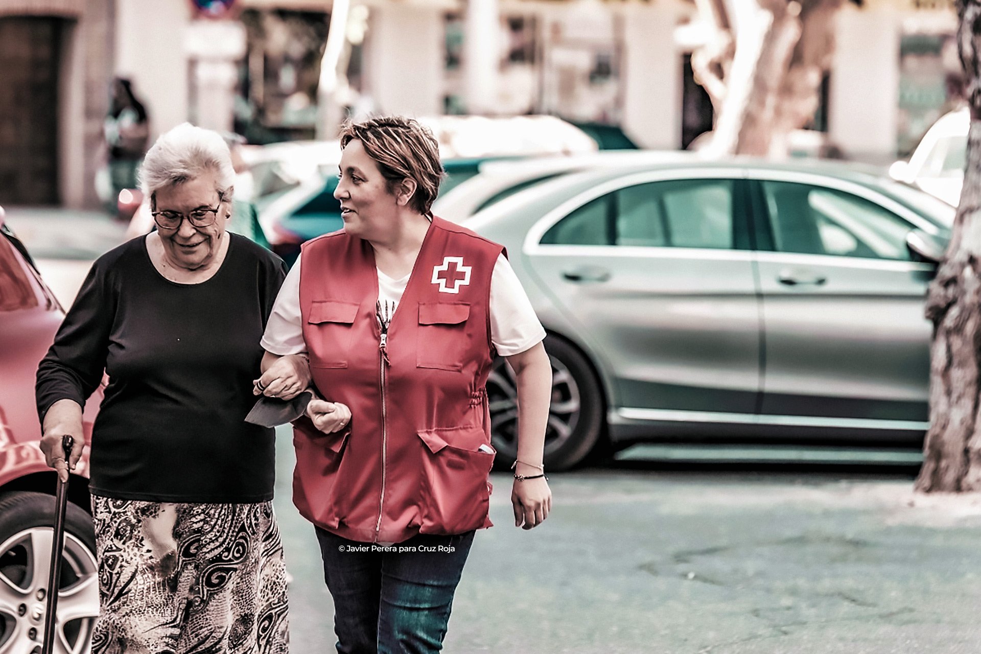 Anciana con su cuidadora